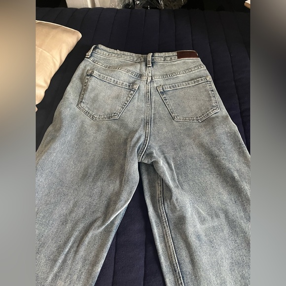 Hollister Jeans - Picture 2 of 4